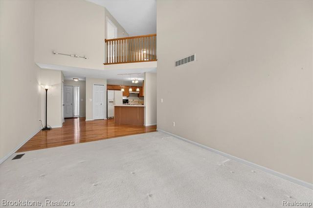 986 Spirea 44, Howell, MI 48843