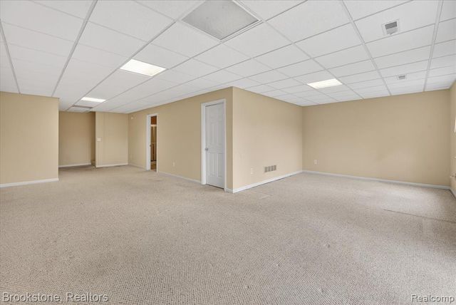 986 Spirea 44, Howell, MI 48843