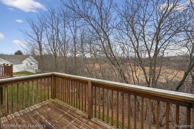 986 Spirea 44, Howell, MI 48843