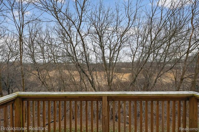 986 Spirea 44, Howell, MI 48843