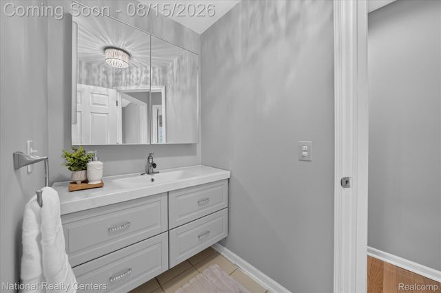 560 Black Oaks Trail, Howell, MI 48843