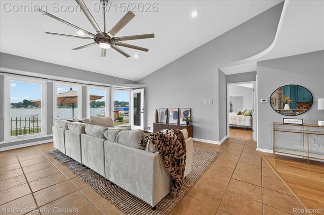 560 Black Oaks Trail, Howell, MI 48843