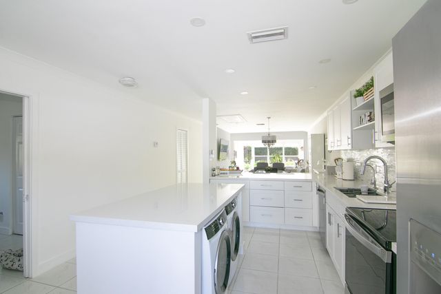 13787 Flora Place A, Delray Beach, FL 33484