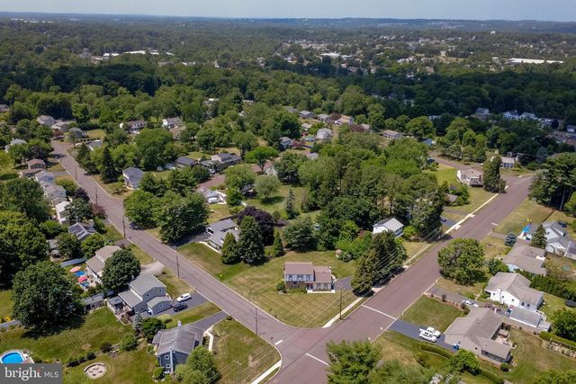 183 CARDINAL RD, Chalfont, PA 18914