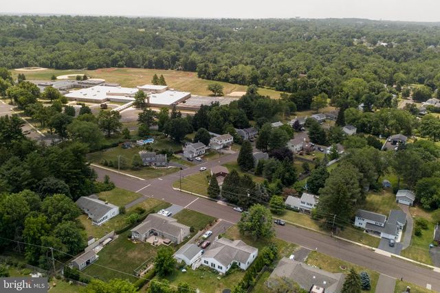 183 CARDINAL RD, Chalfont, PA 18914