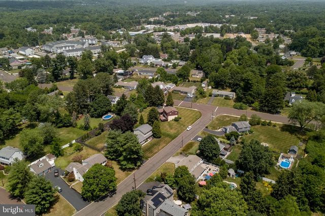 183 CARDINAL RD, Chalfont, PA 18914