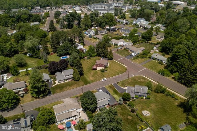 183 CARDINAL RD, Chalfont, PA 18914