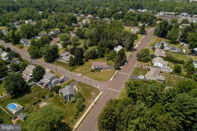 183 CARDINAL RD, Chalfont, PA 18914