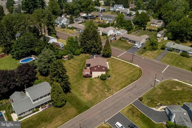 183 CARDINAL RD, Chalfont, PA 18914