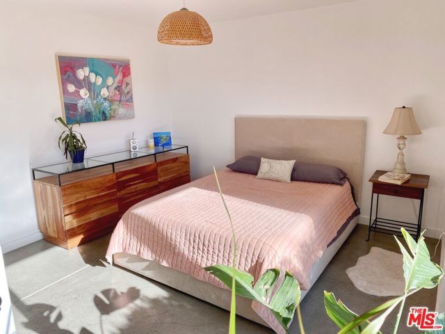 4284 Perlita Avenue, Los Angeles, CA 90039