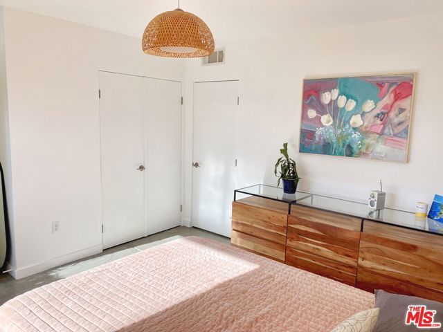 4284 Perlita Avenue, Los Angeles, CA 90039