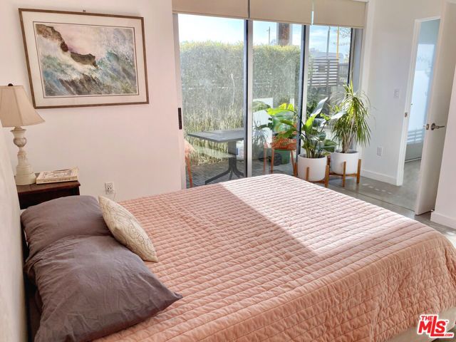 4284 Perlita Avenue, Los Angeles, CA 90039