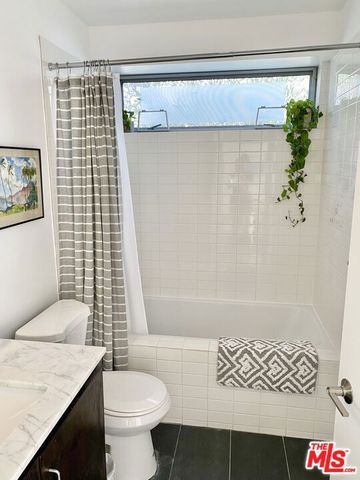 4284 Perlita Avenue, Los Angeles, CA 90039