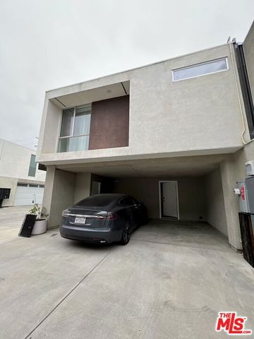 4284 Perlita Avenue, Los Angeles, CA 90039