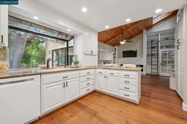 2165 Canyon Oak Ln, Danville, CA 94506