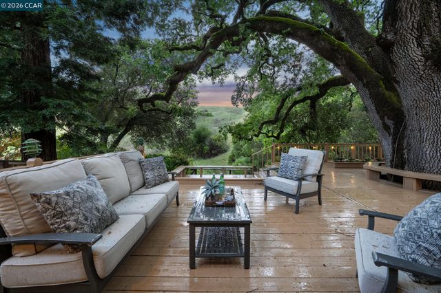 2165 Canyon Oak Ln, Danville, CA 94506