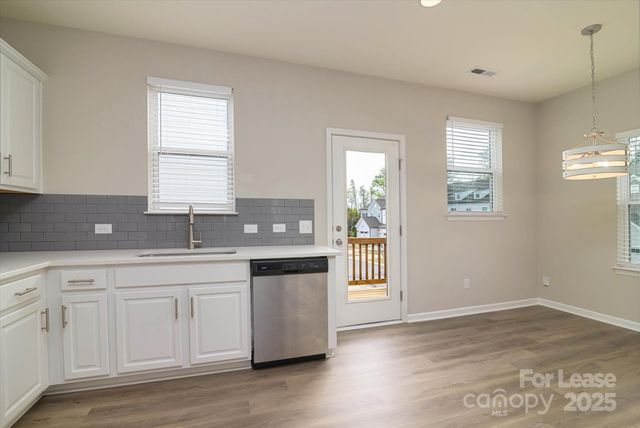 13304 Porter Creek Road, Charlotte, NC 28262