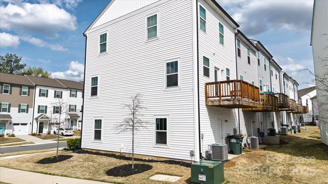 13304 Porter Creek Road, Charlotte, NC 28262