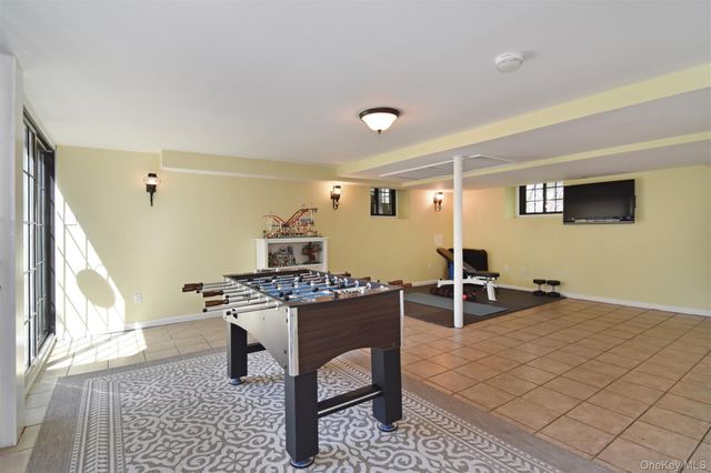 41 Summit Avenue, Bronxville, NY 10708