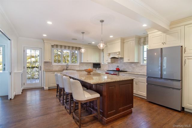 41 Summit Avenue, Bronxville, NY 10708