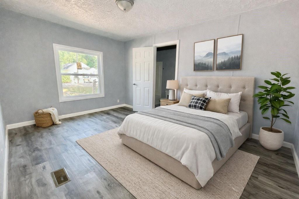 16657 E Forrestal, Montgomery, TX 77316