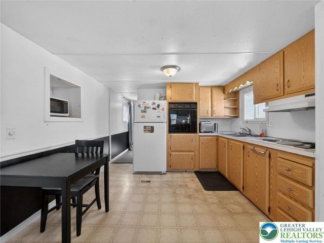 23 Roth Avenue, Longswamp Twp, PA 19539