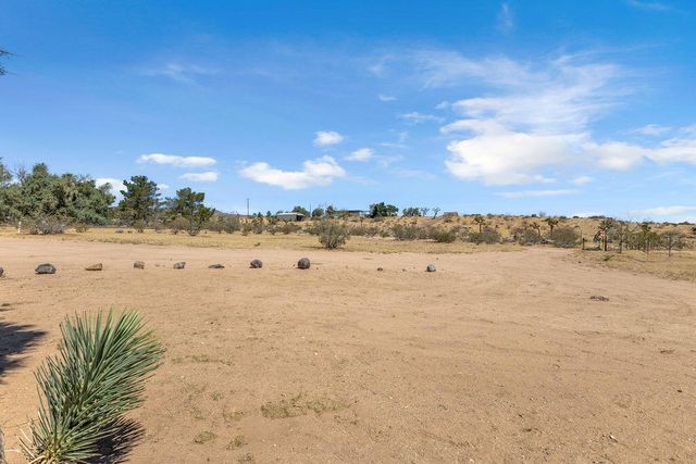 56625 Lowe Avenue, Yucca Valley, CA 92284
