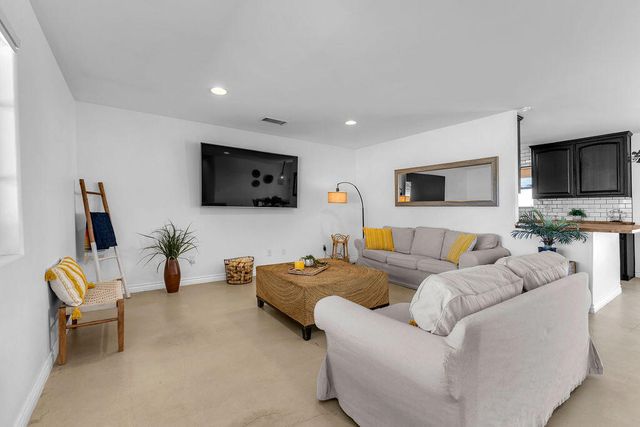 56625 Lowe Avenue, Yucca Valley, CA 92284