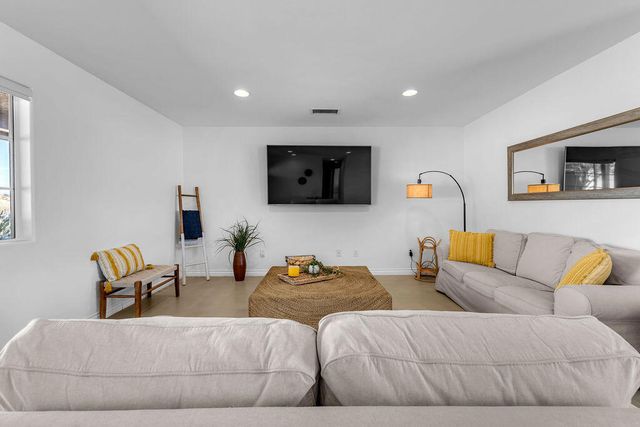 56625 Lowe Avenue, Yucca Valley, CA 92284