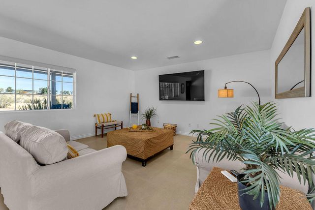 56625 Lowe Avenue, Yucca Valley, CA 92284