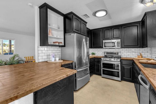 56625 Lowe Avenue, Yucca Valley, CA 92284