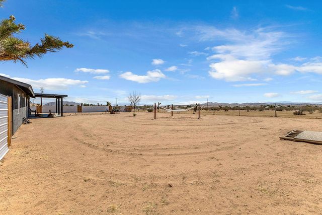 56625 Lowe Avenue, Yucca Valley, CA 92284