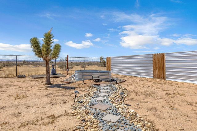 56625 Lowe Avenue, Yucca Valley, CA 92284