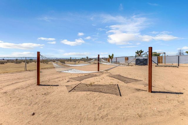 56625 Lowe Avenue, Yucca Valley, CA 92284