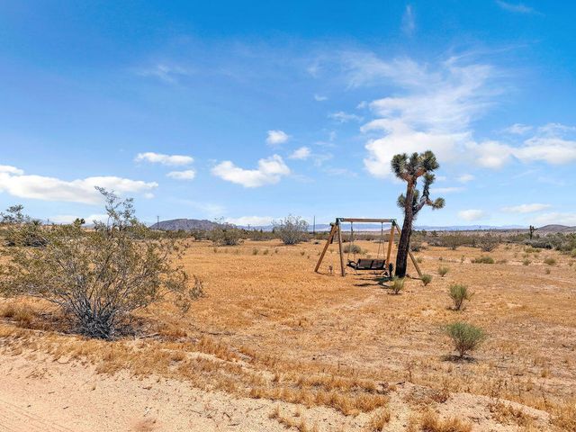 56625 Lowe Avenue, Yucca Valley, CA 92284