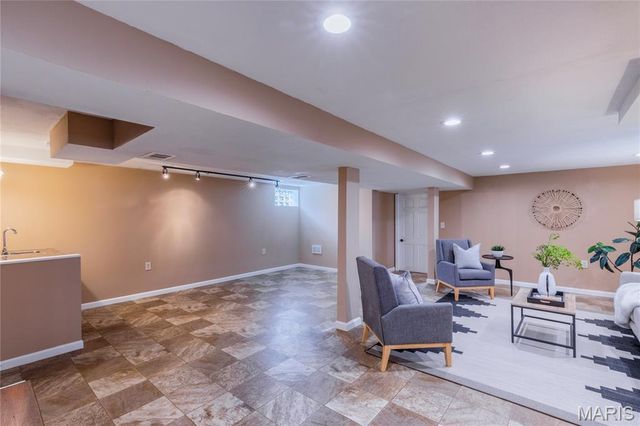 5538 Mardel Avenue, St Louis, MO 63109