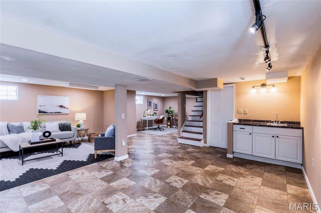 5538 Mardel Avenue, St Louis, MO 63109