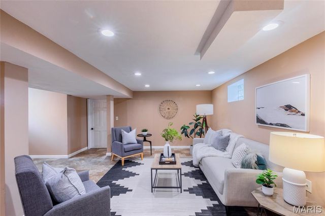 5538 Mardel Avenue, St Louis, MO 63109