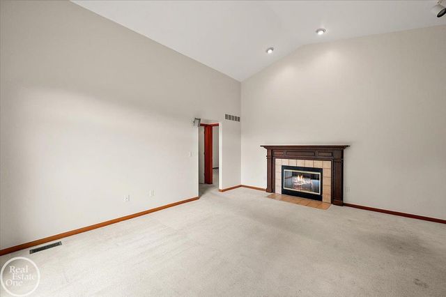 34384 Manor Run Circle, Sterling Heights, MI 48312