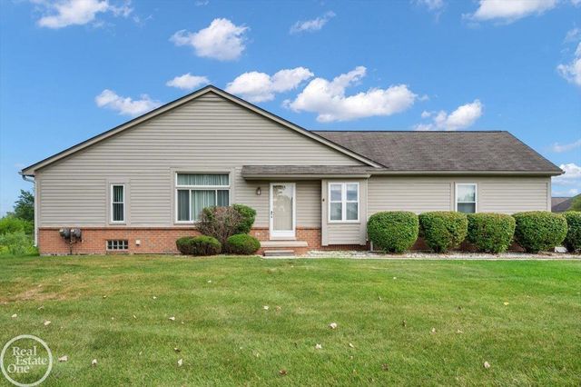 34384 Manor Run Circle, Sterling Heights, MI 48312