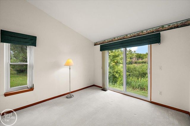 34384 Manor Run Circle, Sterling Heights, MI 48312