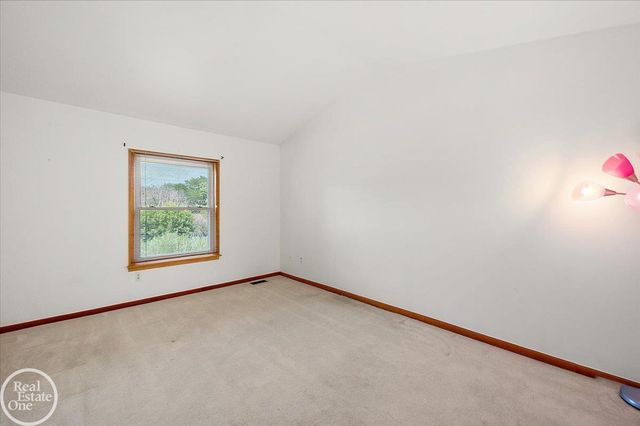 34384 Manor Run Circle, Sterling Heights, MI 48312