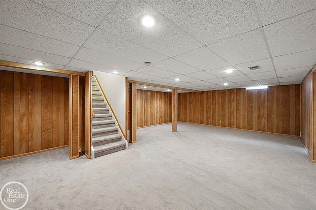 34384 Manor Run Circle, Sterling Heights, MI 48312