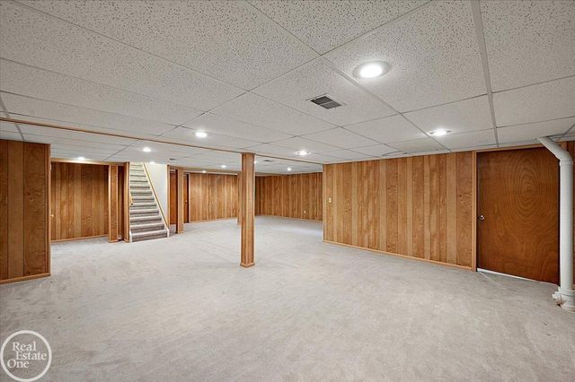 34384 Manor Run Circle, Sterling Heights, MI 48312