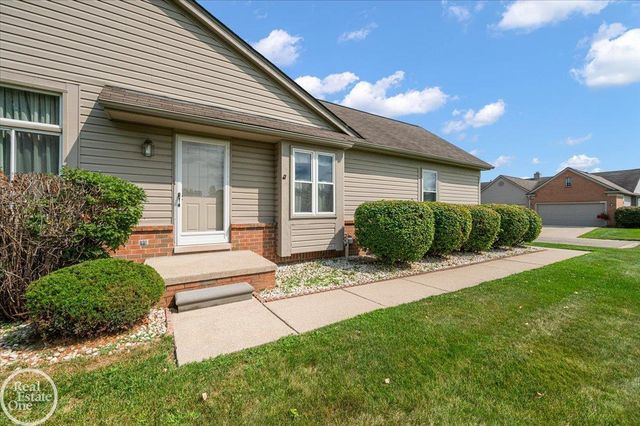 34384 Manor Run Circle, Sterling Heights, MI 48312