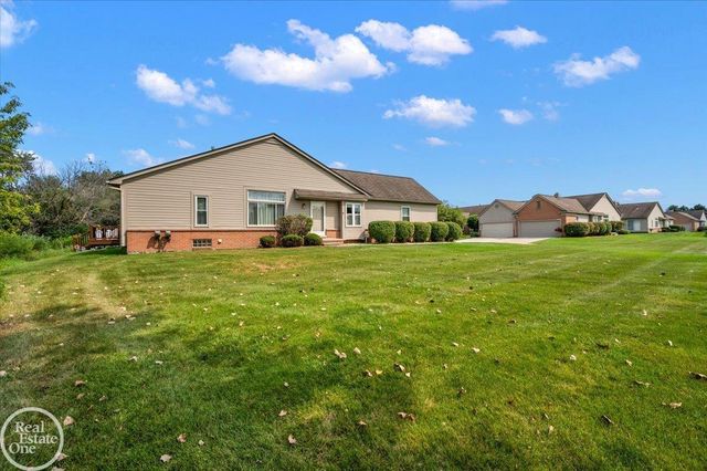 34384 Manor Run Circle, Sterling Heights, MI 48312