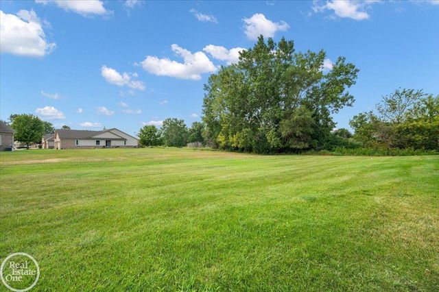 34384 Manor Run Circle, Sterling Heights, MI 48312