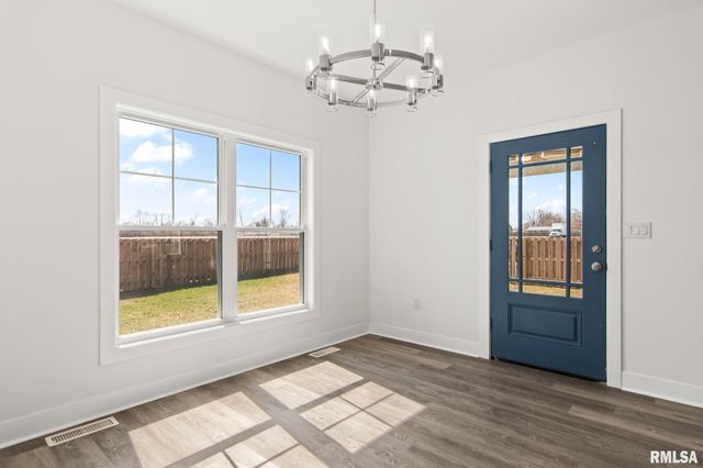 72 Moonlight Court, Chatham, IL 62629