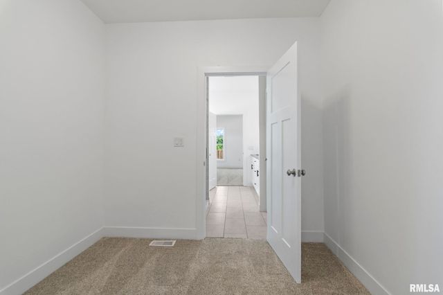 72 Moonlight Court, Chatham, IL 62629