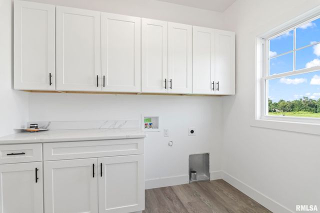 72 Moonlight Court, Chatham, IL 62629